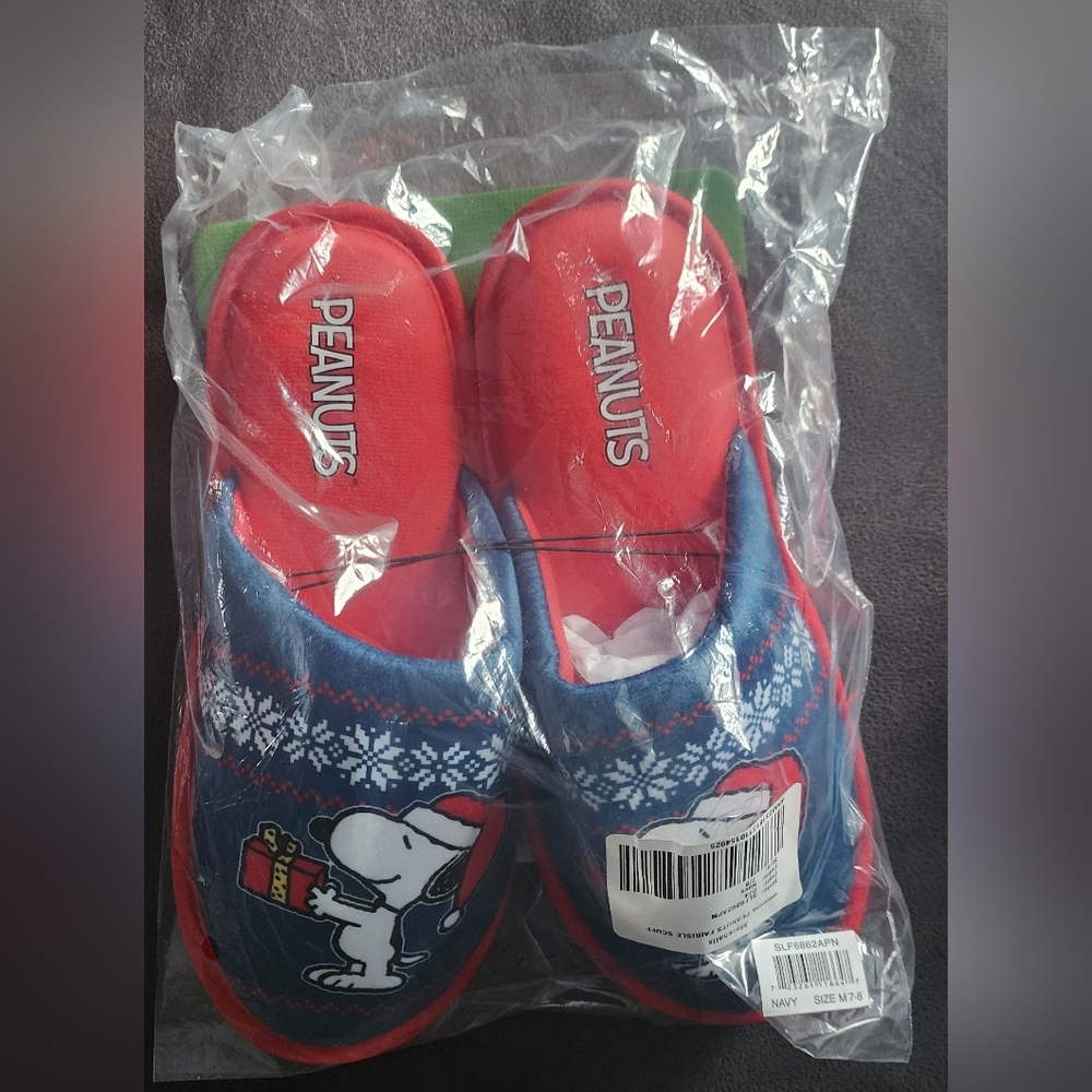 NWT Peanuts Snoopy Fairisle Scuff Slippers Holiday Xmas Present Gift Navy M 7/8